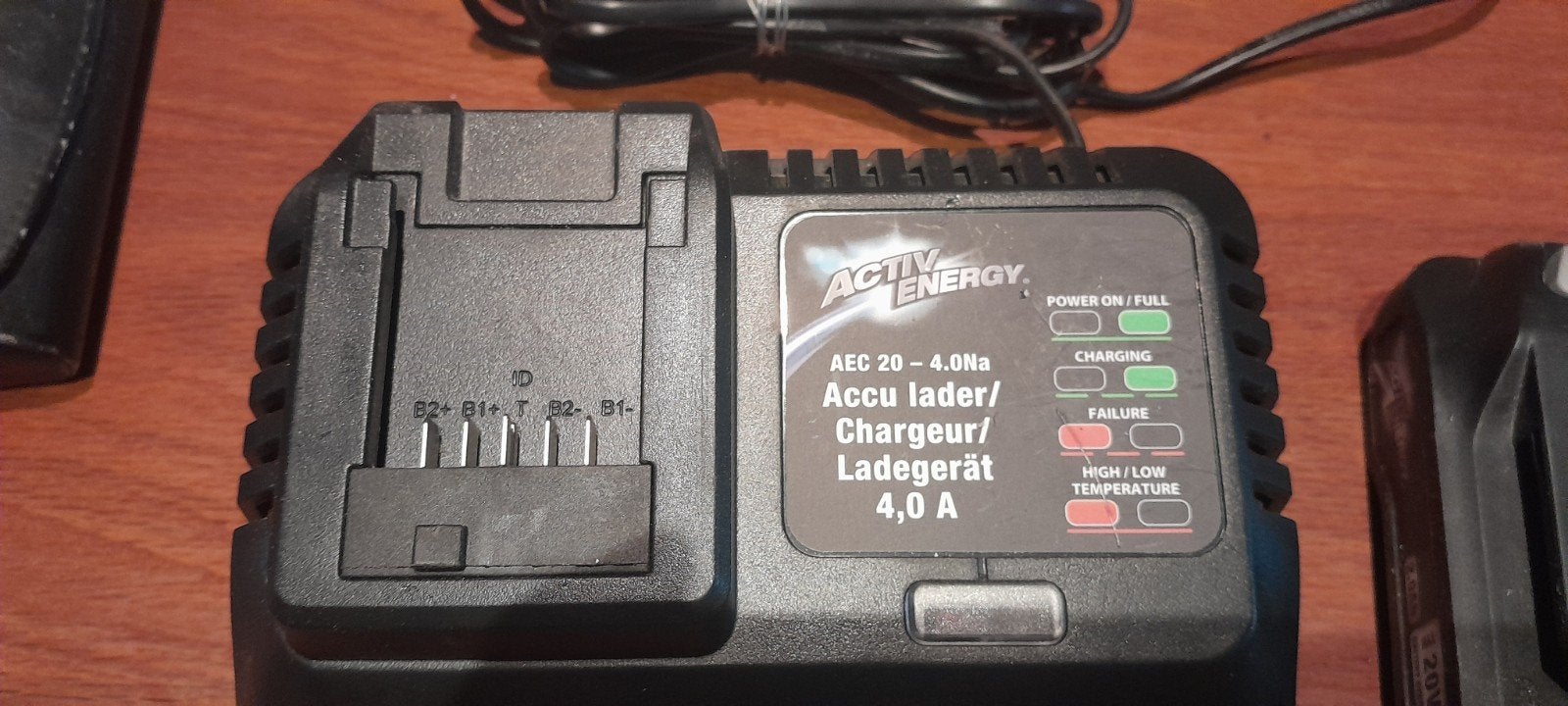activ energy laadstation, Enlèvement, Utilisé, Moins de 400 watts, Foreuse et Perceuse
