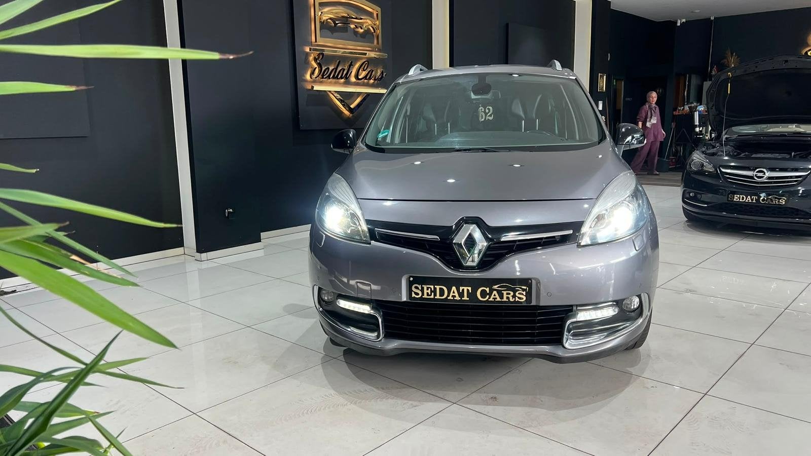 Renault Grand Scenic 1.2 TCe 130 BOSE Edition ENERGY EURO6, Autos, Argent ou Gris, Euro 6, Entreprise, 5 portes