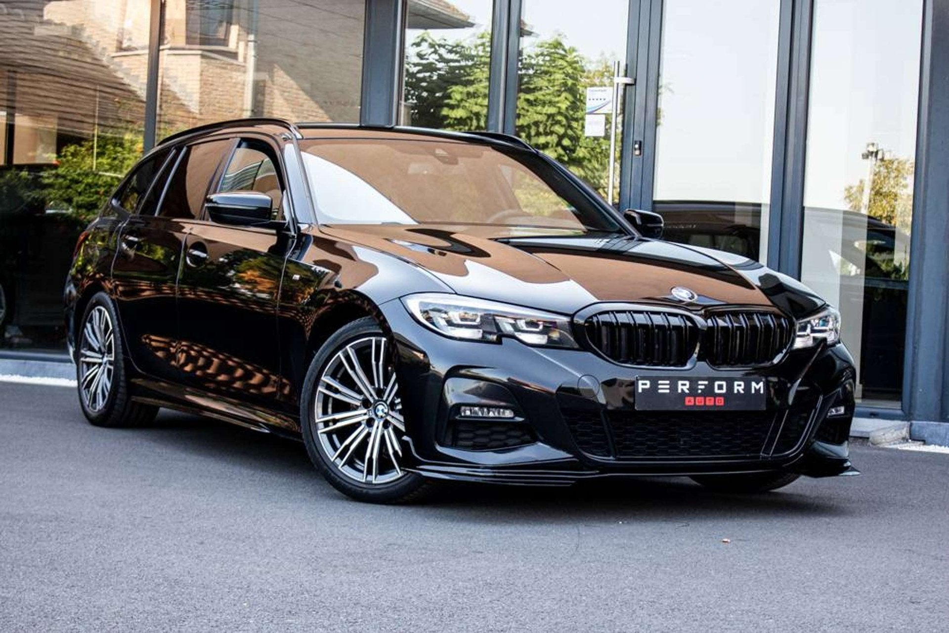 BMW 320 iAS*TOURING*M-PACK*TREKHAAK*AMBIENT LIGHT*, Auto's, BMW, Automaat, Gebruikt, 4 cilinders, https://public.car-pass.be/vhr/7af8668f-1e3f-427d-bac2-a13b060dc668