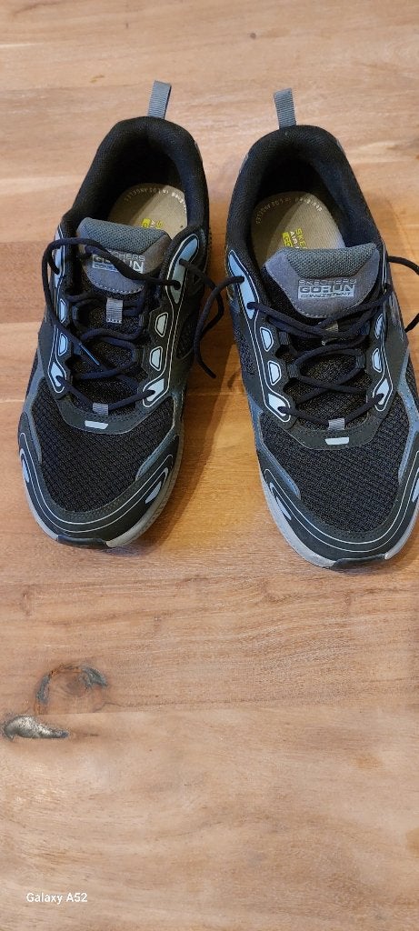 GORUN SKECHERS MET ZOLEN VAN GOGAMATTEN, Kleding | Heren, Schoenen, Ophalen, Zo goed als nieuw, SKECHERS, Sportschoenen
