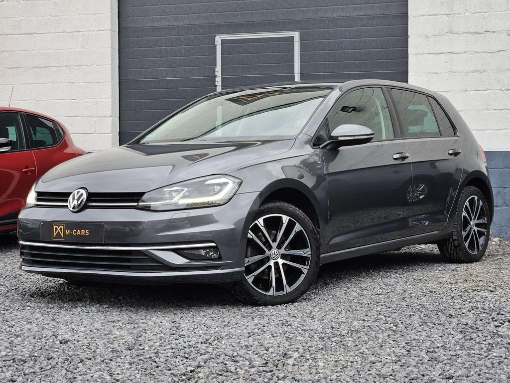 Volkswagen Golf 7.5 * LED * SIEGES CHAUFFANTS* (bj 2017), Auto's, Stof, Euro 6, 4 cilinders, 116 pk