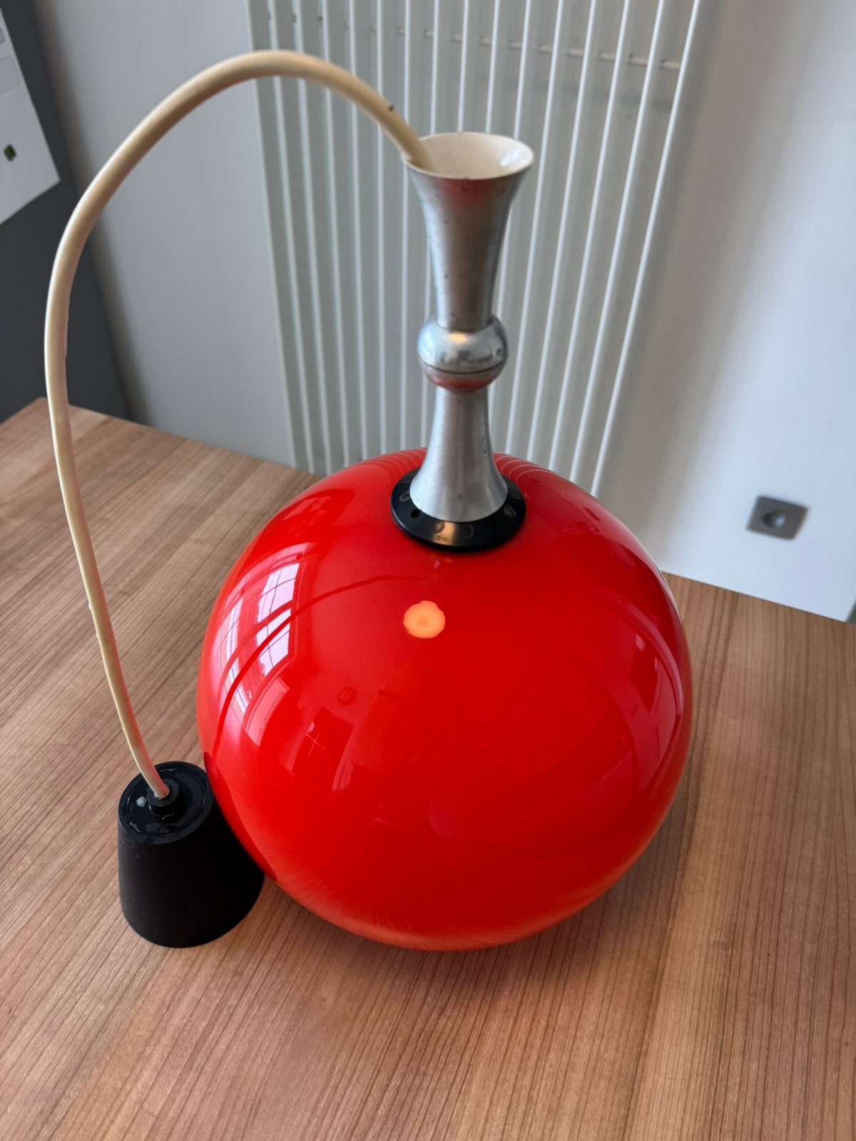 Space age rode opaline glazen hanglamp,jaren 60, Ophalen, Zo goed als nieuw