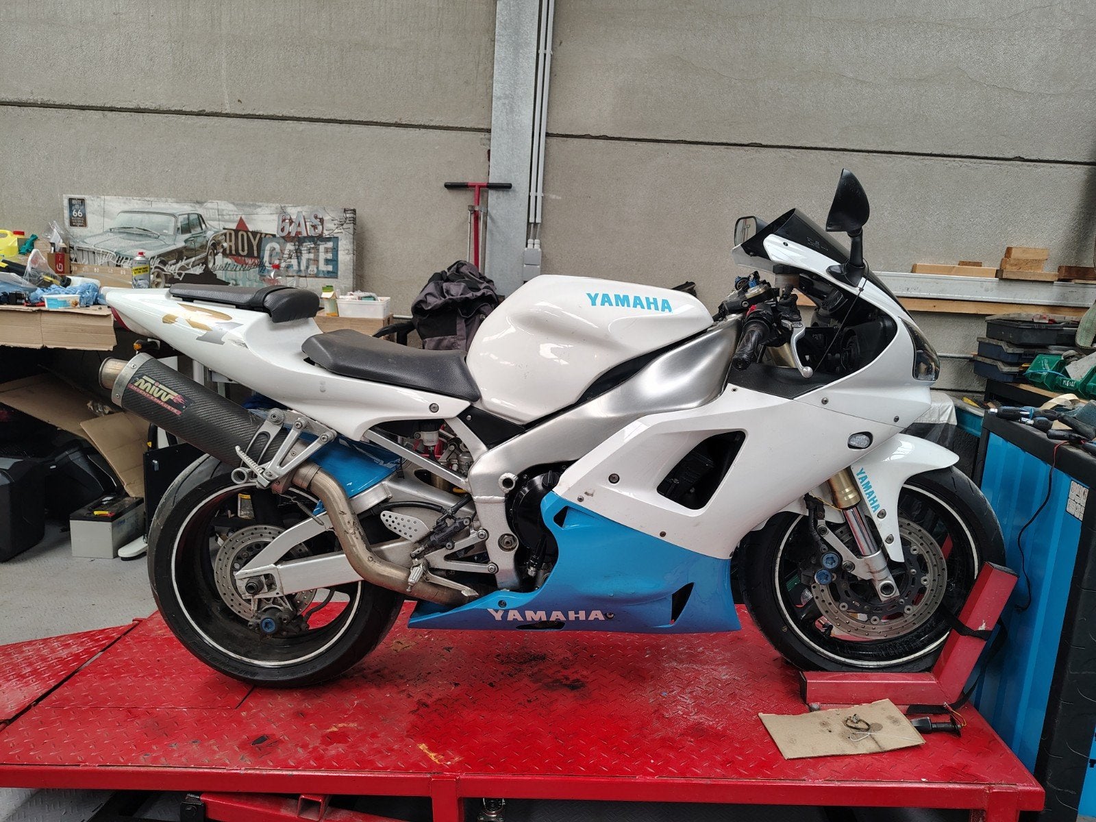 Barn Find Yamaha R1 2001 avec échappement Mivv, Permis Moto A, Occasion, Plus de 35 kW, Super Sport