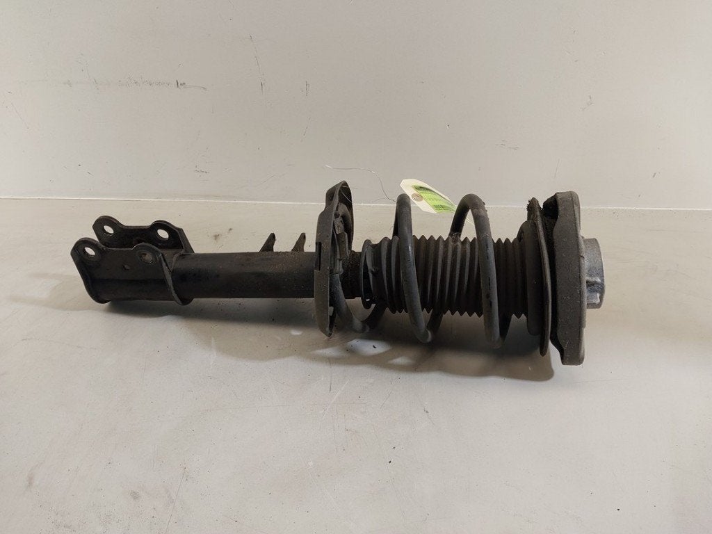 AMORTISSEUR OU ABSORBEUR DE CHOC AVANT GAUCHE GLA (156.9), Mercedes-Benz, Utilisé, Dialog.mb@mercedes-benz.com, Mercedes-Benz AG