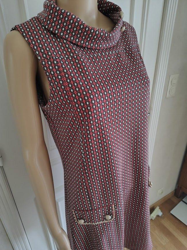 retro jurk van cassis exclusive, Maat 42/44 (L), Zo goed als nieuw, Onder de knie, Verzenden