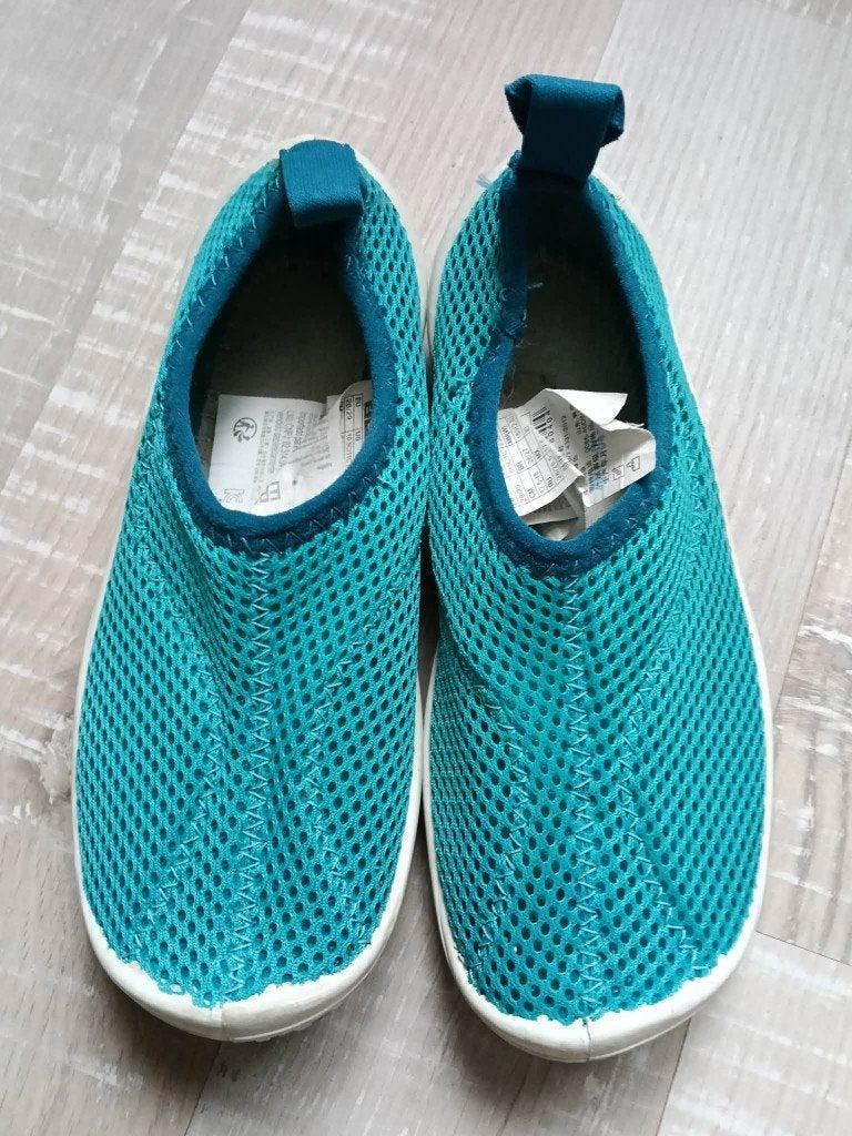 zwemschoenen / waterschoenen maat 28 - 29 decathlon, Kinderen en Baby's, Kinderkleding | Schoenen en Sokken, Jongen of Meisje