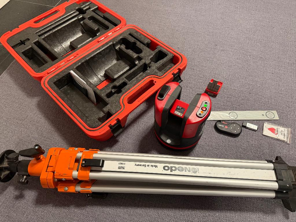 Leica Disto 3d + accesoires, Ophalen, Gebruikt, Overige meters