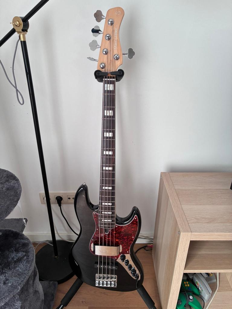 Sire Marcus Miller V7 5string, Ophalen, Zo goed als nieuw