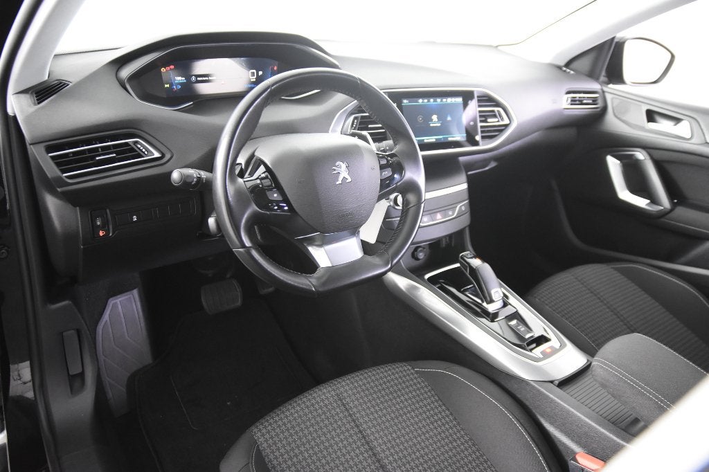 Peugeot 308SW 1.5 Blue HDi 130 *1ste Eigenaar*Navigatie*PDC*, 4 cilinders, Zwart, 5 deurs, MyCar