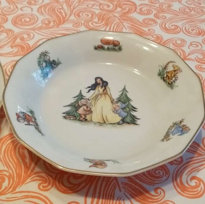 2 assiettes conte de fées Blanche-neige, Enlèvement
