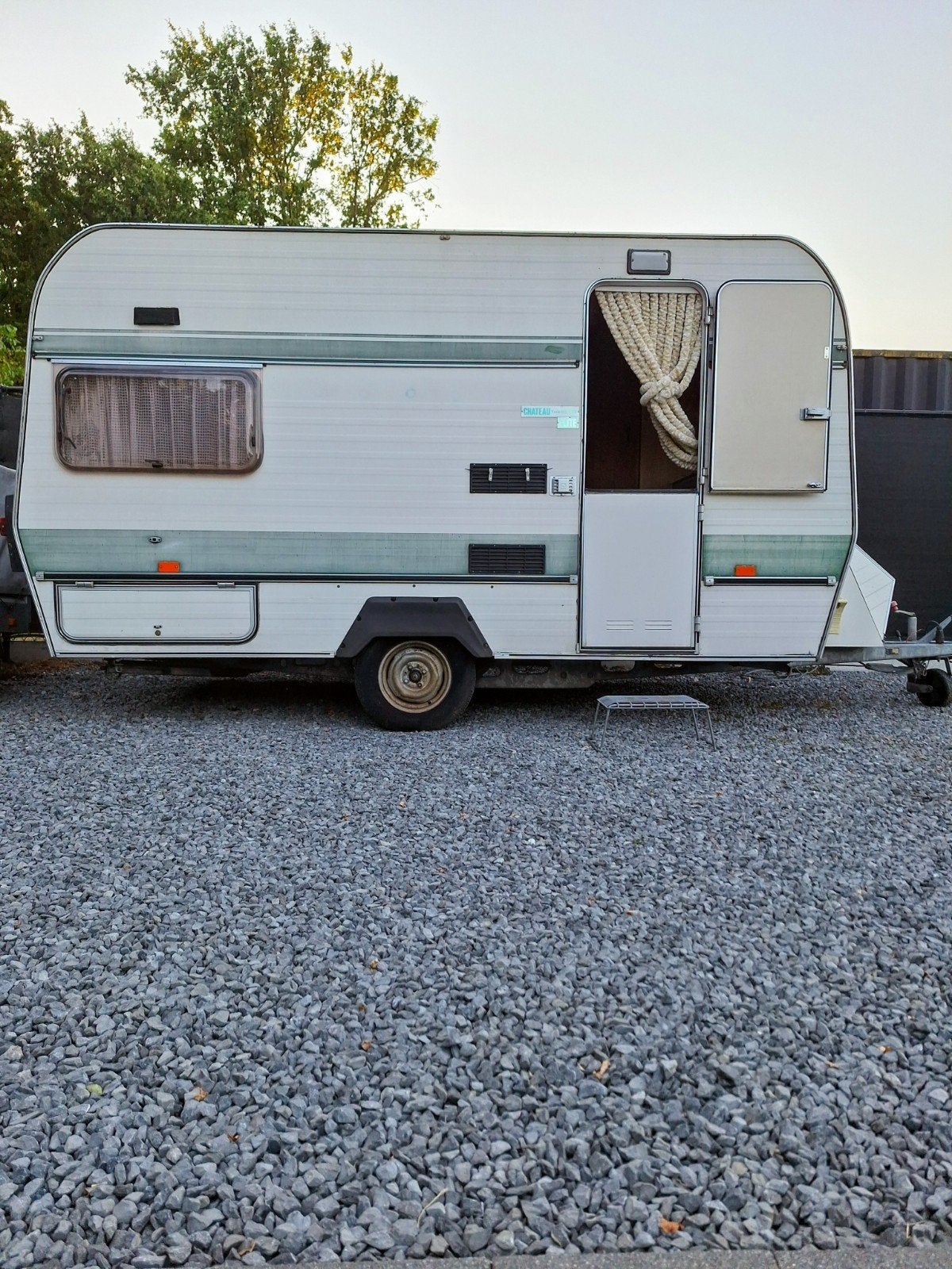 Chateau 390 kk 1982, Caravans en Kamperen, Caravans, Chateau, Rondzit, Particulier, Gascomfoor