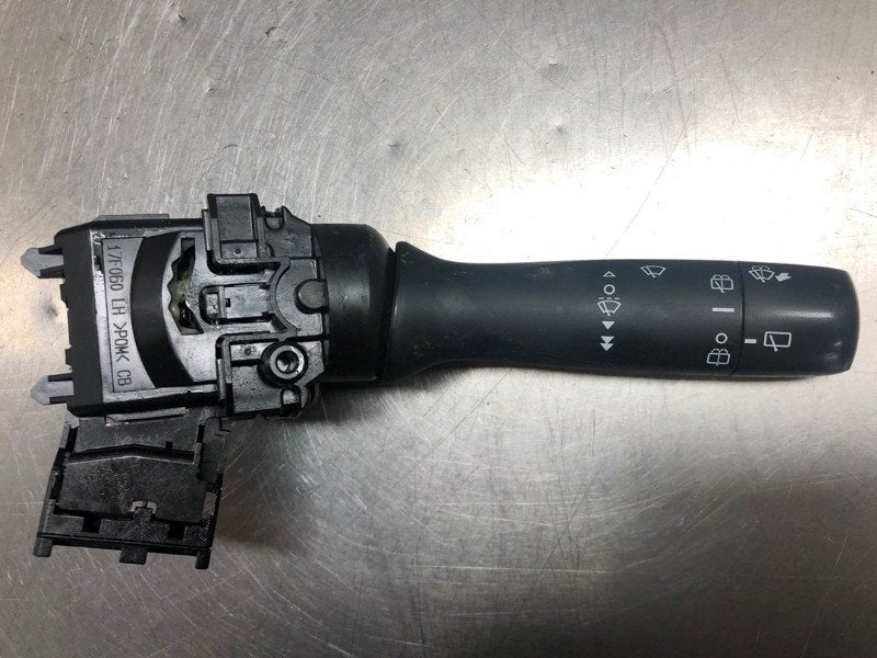COMMODO ESSUIE-GLACE Toyota iQ (01-2009/12-2015) (|17F060|), Dhr. M. Roggen, Toyota, Stadsweg 37 37
9917 PV  WIRDUM GR., NL, Utilisé