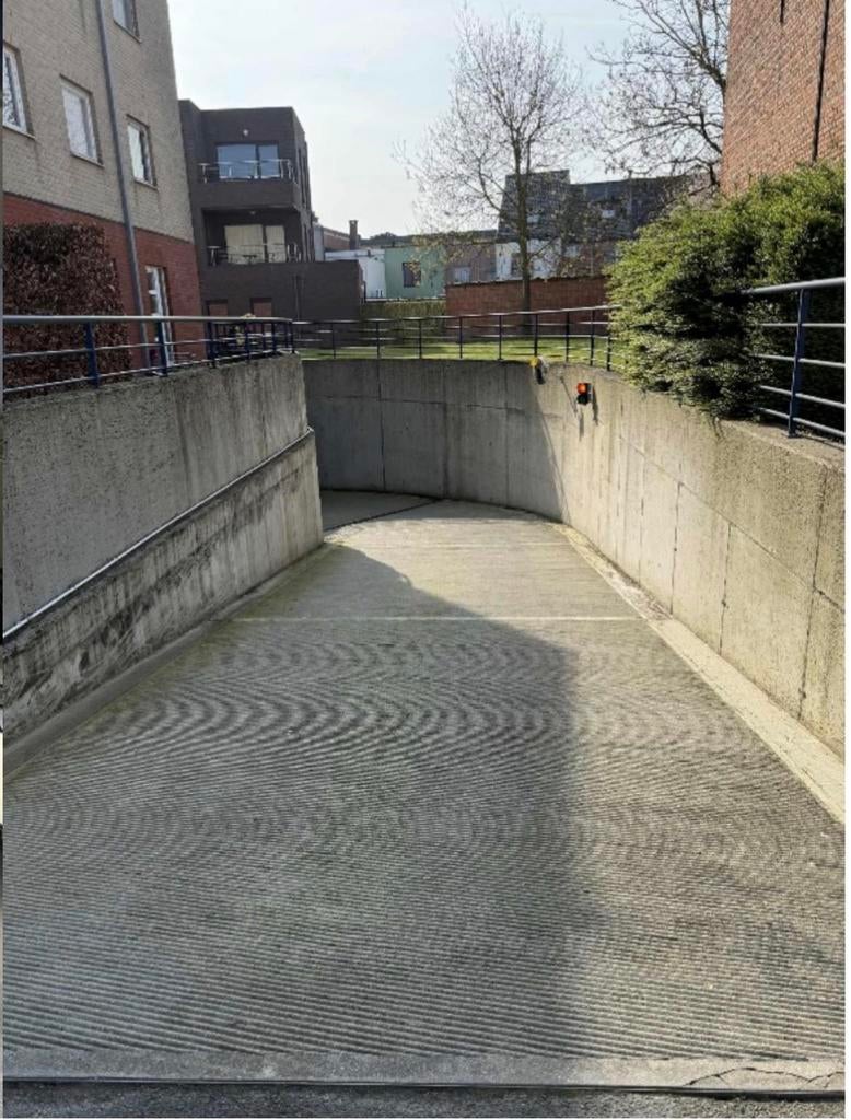 Staanplaats te huur - Dichtbij UZ Gent, Immo, Gent