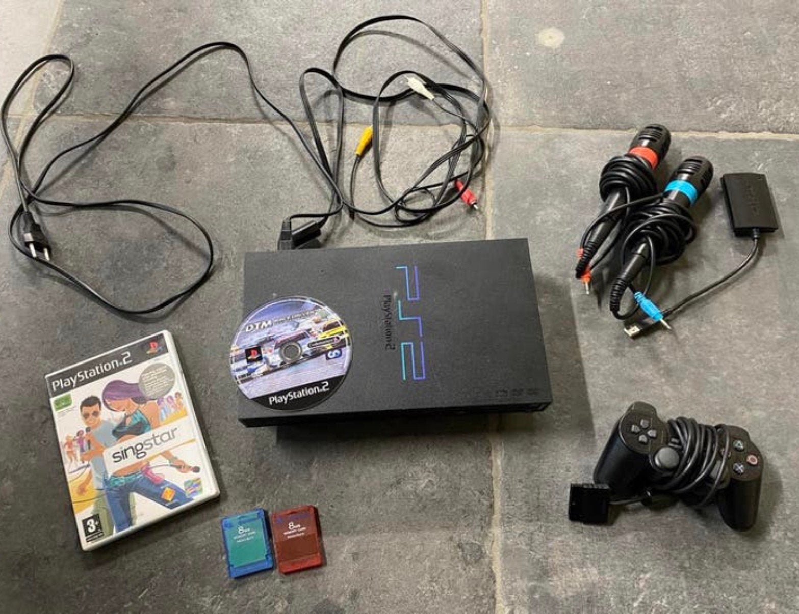 PS2 + 2 Memory card (8MB) + singstar en DTM, Consoles de jeu & Jeux vidéo, Consoles de jeu | Sony PlayStation 2, Enlèvement, Utilisé