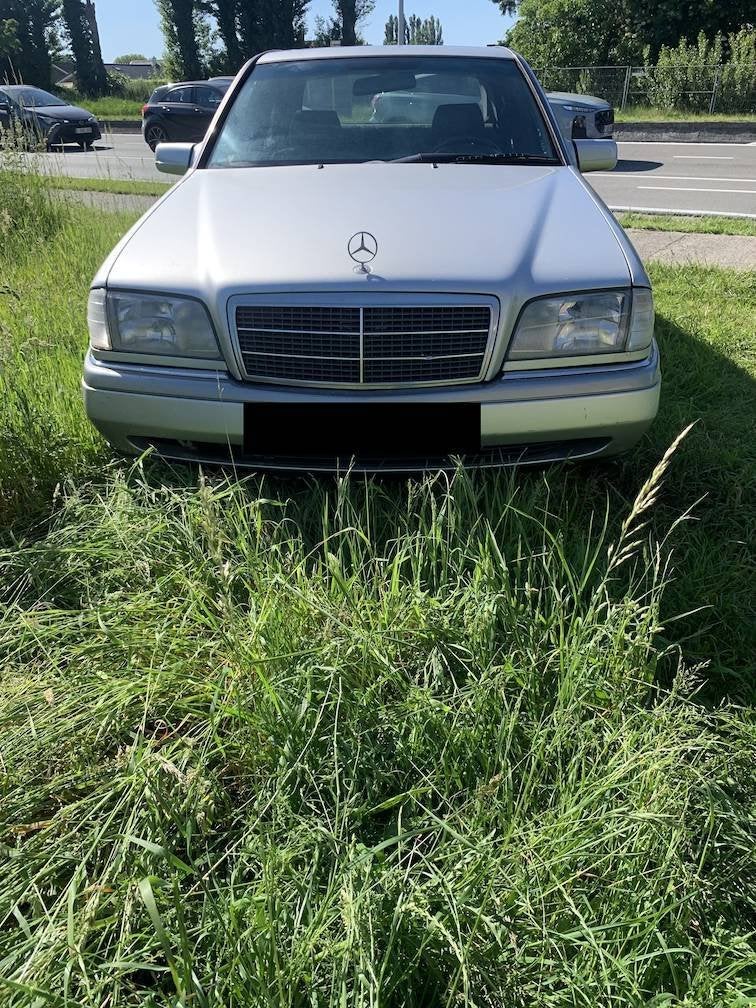 Mercedes C220 Diesel - 1994, Argent ou Gris, Achat, 4 portes, Boîte manuelle
