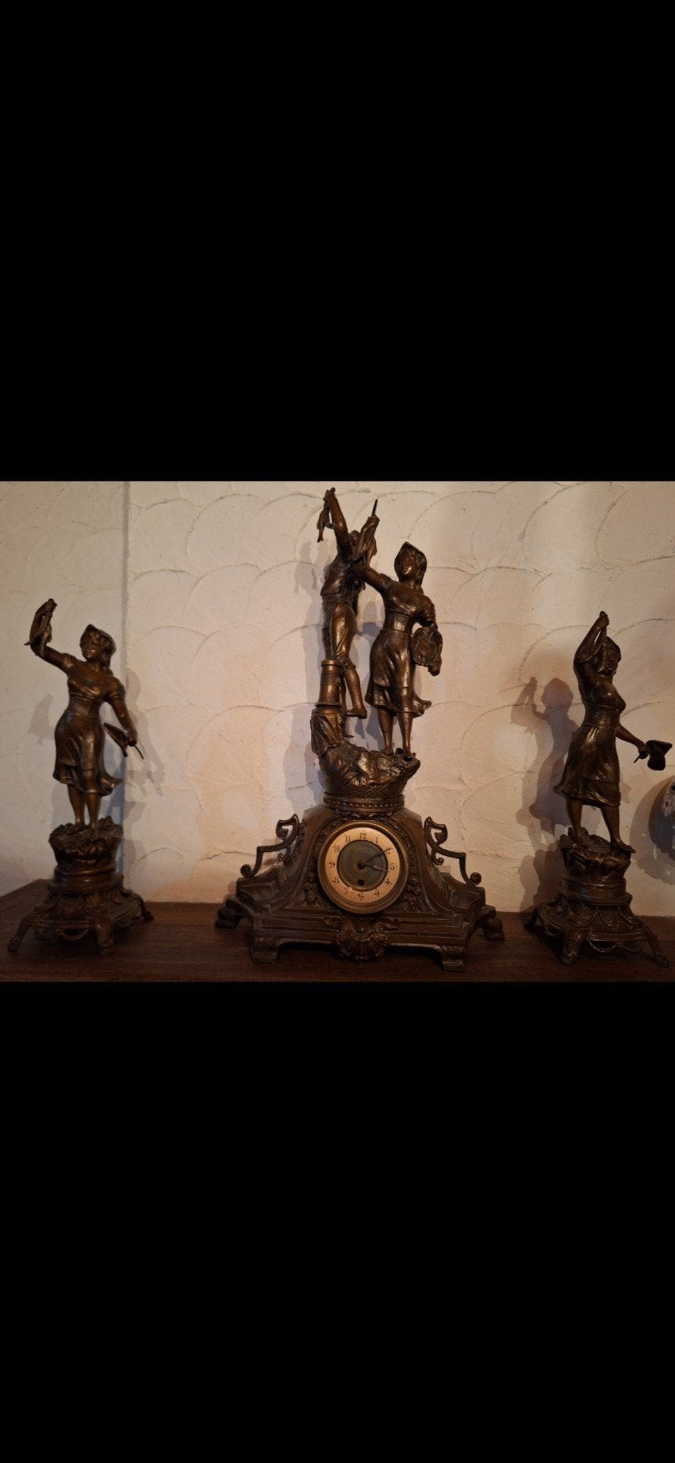 Garniture de cheminée complète en régule., Enlèvement