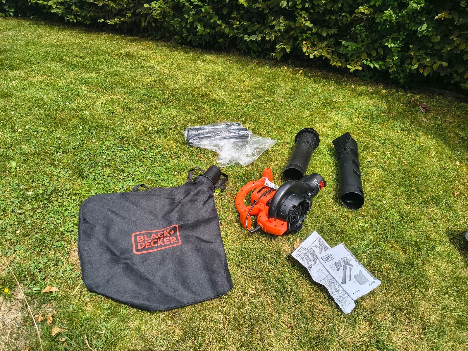 BLACK+DECKER Aspirateur Souffleur Broyeur 3EN1 2600W, Jardin & Terrasse, Souffleurs de feuilles, Neuf, Porté à dos, Électrique
