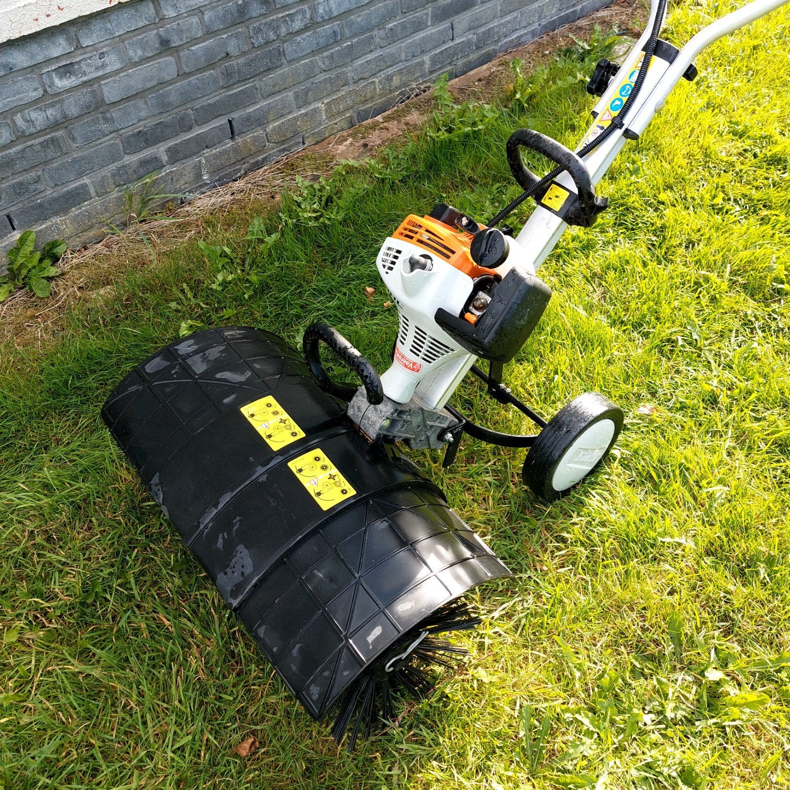 Rouleau multimoteur Stihl MM 56 avec balai et brosse | Excel, Jardin & Terrasse, Enlèvement, Comme neuf, Stihl