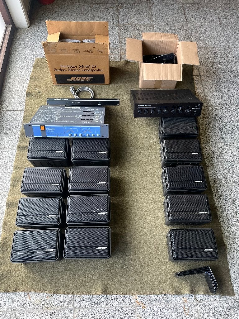 Bose model 25 luidsprekers met 2x amp, Inclusief muurbeugels, Ophalen, Gebruikt, Bose