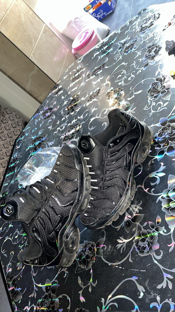 Paire de tn, Enlèvement ou Envoi, Comme neuf, Chaussures