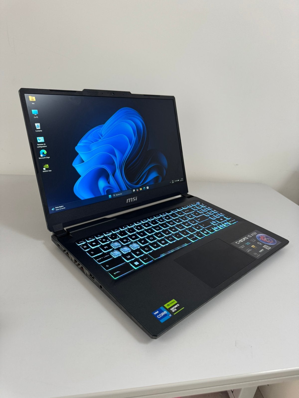 MSI CYBORG 15 A13V GAMELAPTOP, Computers en Software, Windows Laptops, Ophalen, 2 tot 3 Ghz, 15 inch, Zo goed als nieuw