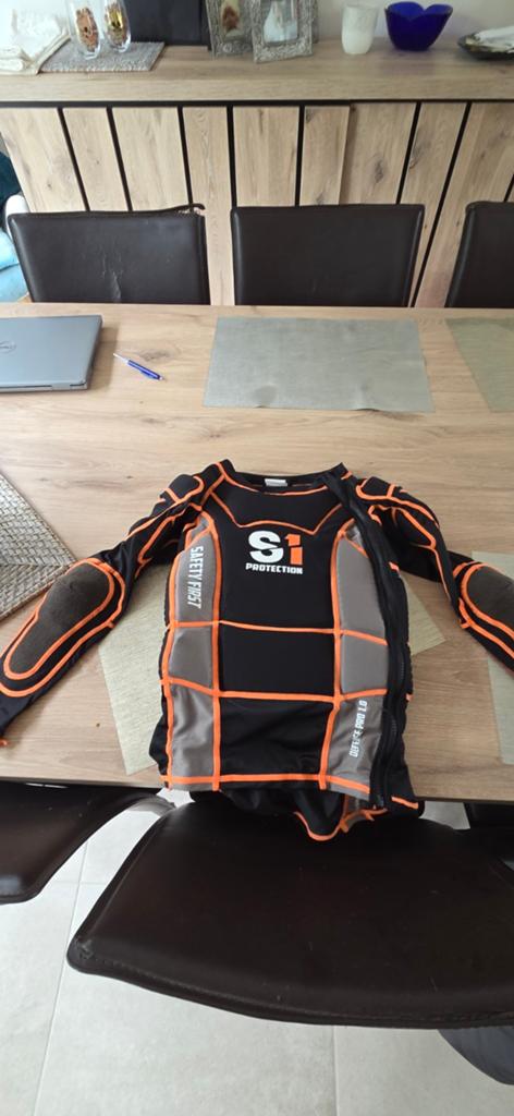 S1 body protector BMX -  youth large, Sport en Fitness, Overige Sport en Fitness, Ophalen, Zo goed als nieuw