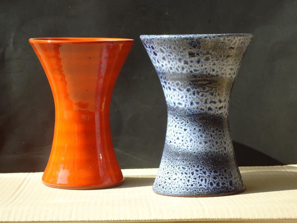 PAAR vintage sixties oranje & blauwe vaas Maredsous Lampecco, Ophalen of Verzenden