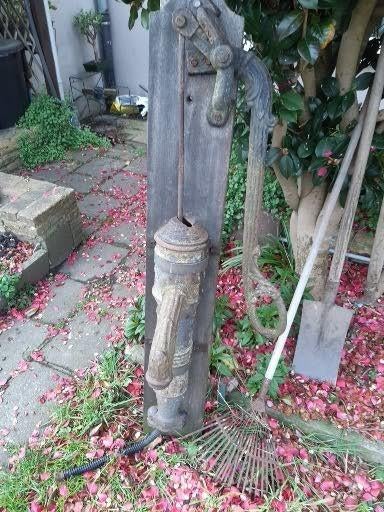 Encienne pompe a eau, Jardin & Terrasse, Pompes à eau, Enlèvement