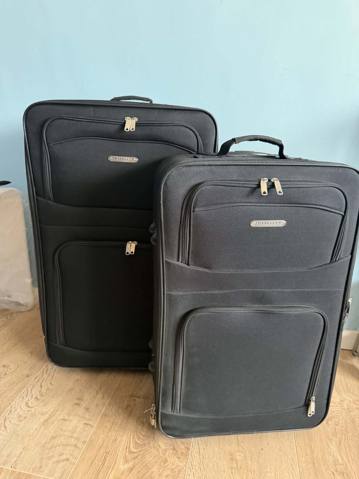 2 zwarte koffers, Nieuw, Slot, Zacht kunststof, 35 tot 45 cm