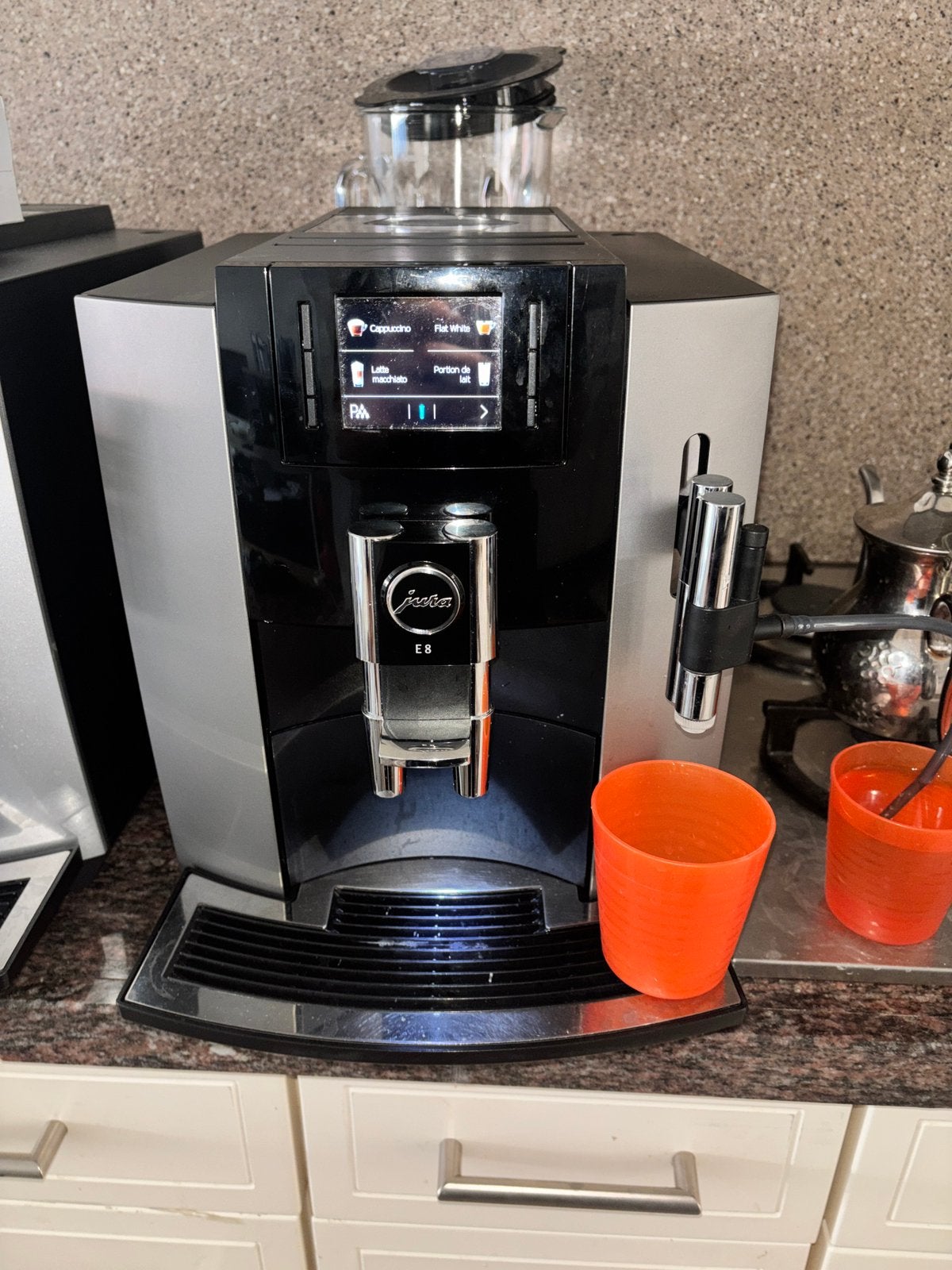 Machine à café Jura E8 - Entretien récent, Electroménager, Cafetières, Comme neuf, Café moulu, Café en grains, Cafetière, 2 à 4 tasses