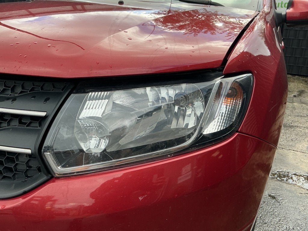 PHARE / OPTIQUE AVANT GAUCHE Dacia (|260607796R|), Dacia, Renault Deutschland AG, Utilisé, Peter-Huppertz-Straße 5
51063  Köln, DE