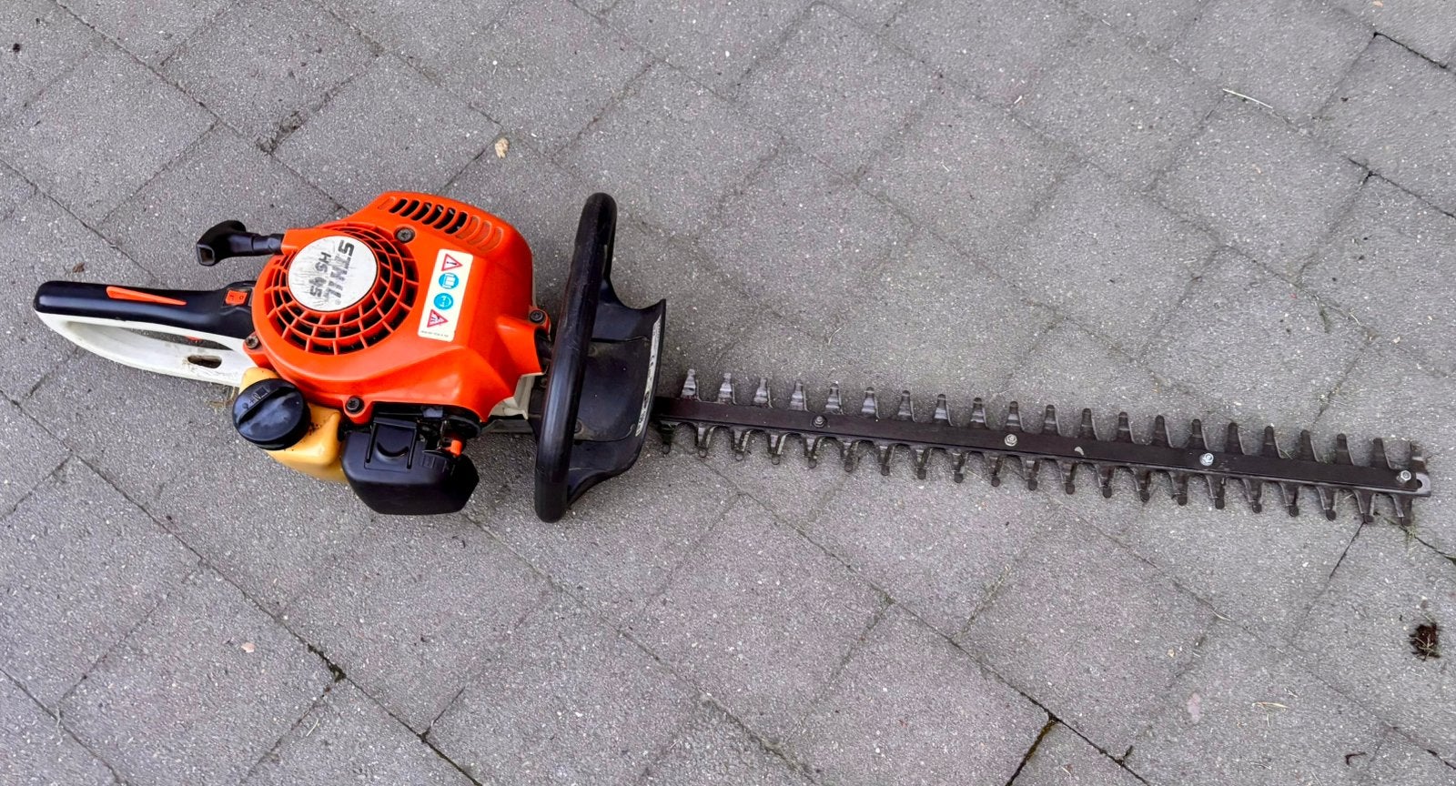 Taille-haie à essence STIHL HS 45 - fonctionne bien, Jardin & Terrasse, Enlèvement, Comme neuf, Essence