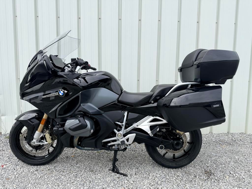 BMW R 1250 RT Triple Black 2025 Full Option, Handvatverwarming, 2 cilinders, Motorrijbewijs A, Bedrijf