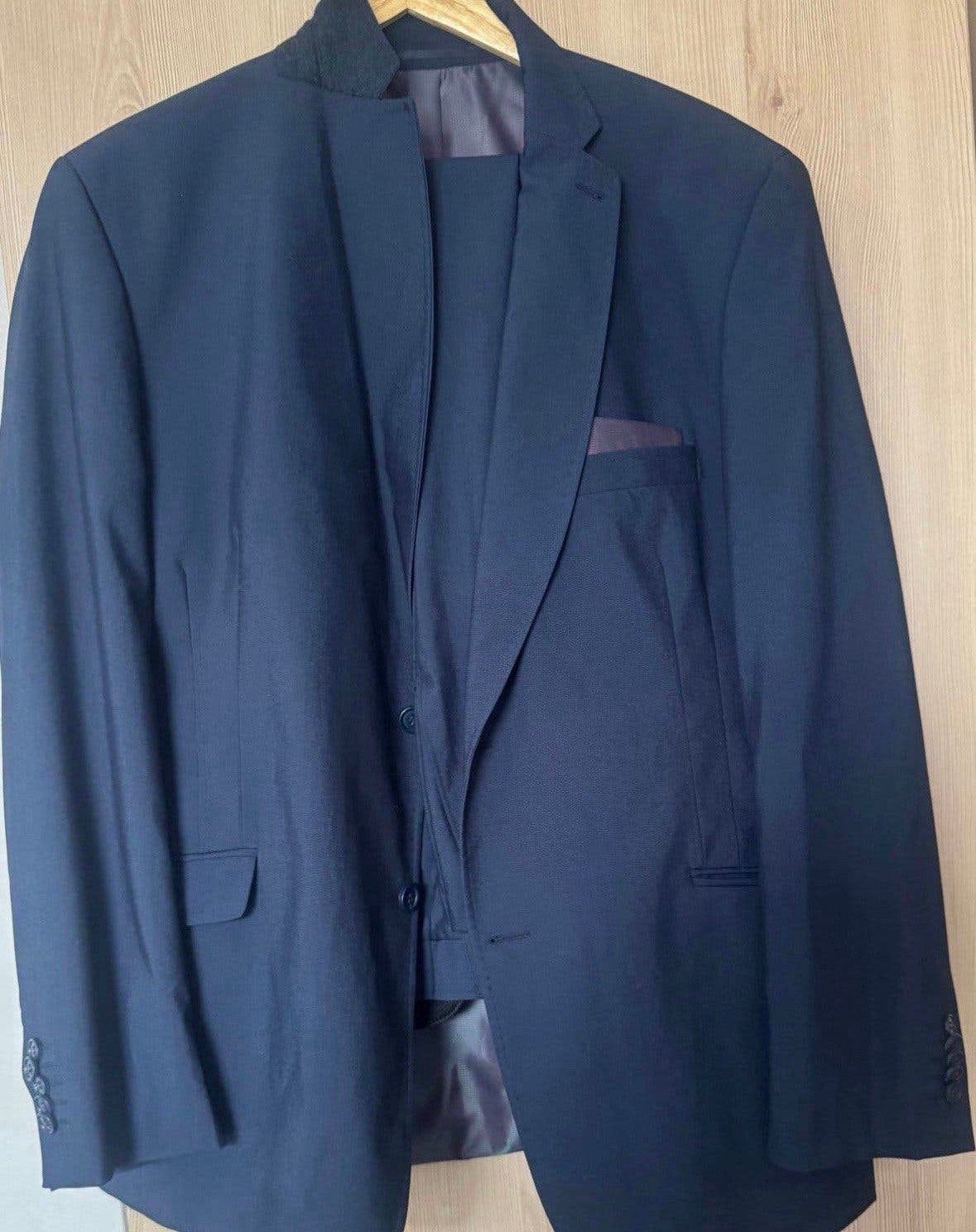 Costume veste /pantalon, Enlèvement, Comme neuf