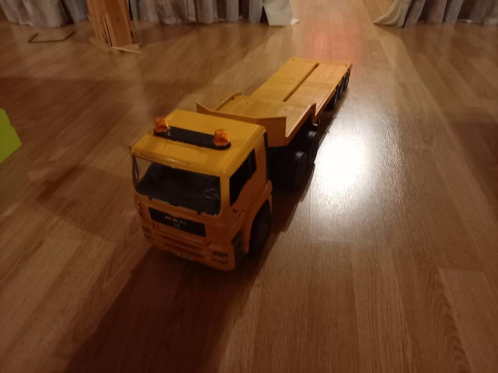 Bruder vrachtwagen, Ophalen