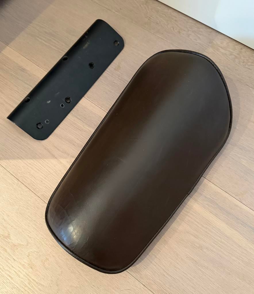 Armleuning Eames/Herman Miller lounge chair, Huis en Inrichting, Stoelen, Ophalen, Gebruikt, Bruin, Leer