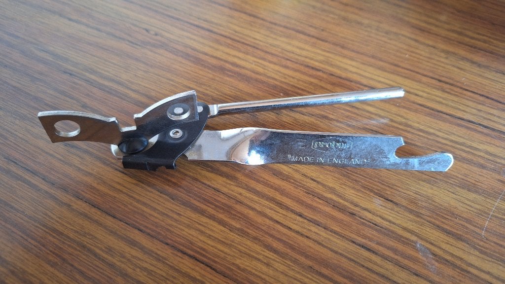 Combinatie van vintage blik opener met flesopener, Overige typen, Ophalen of Verzenden, Metaal, Overige merken