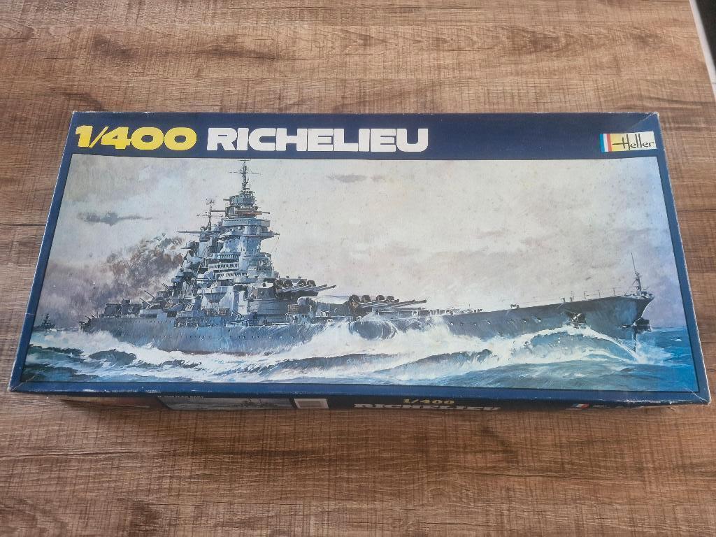 Cuirassé Heller 1/400 Richelieu, Hobby & Loisirs créatifs, Modélisme | Bateaux & Navires, Enlèvement ou Envoi, Utilisé, 1:200 ou moins
