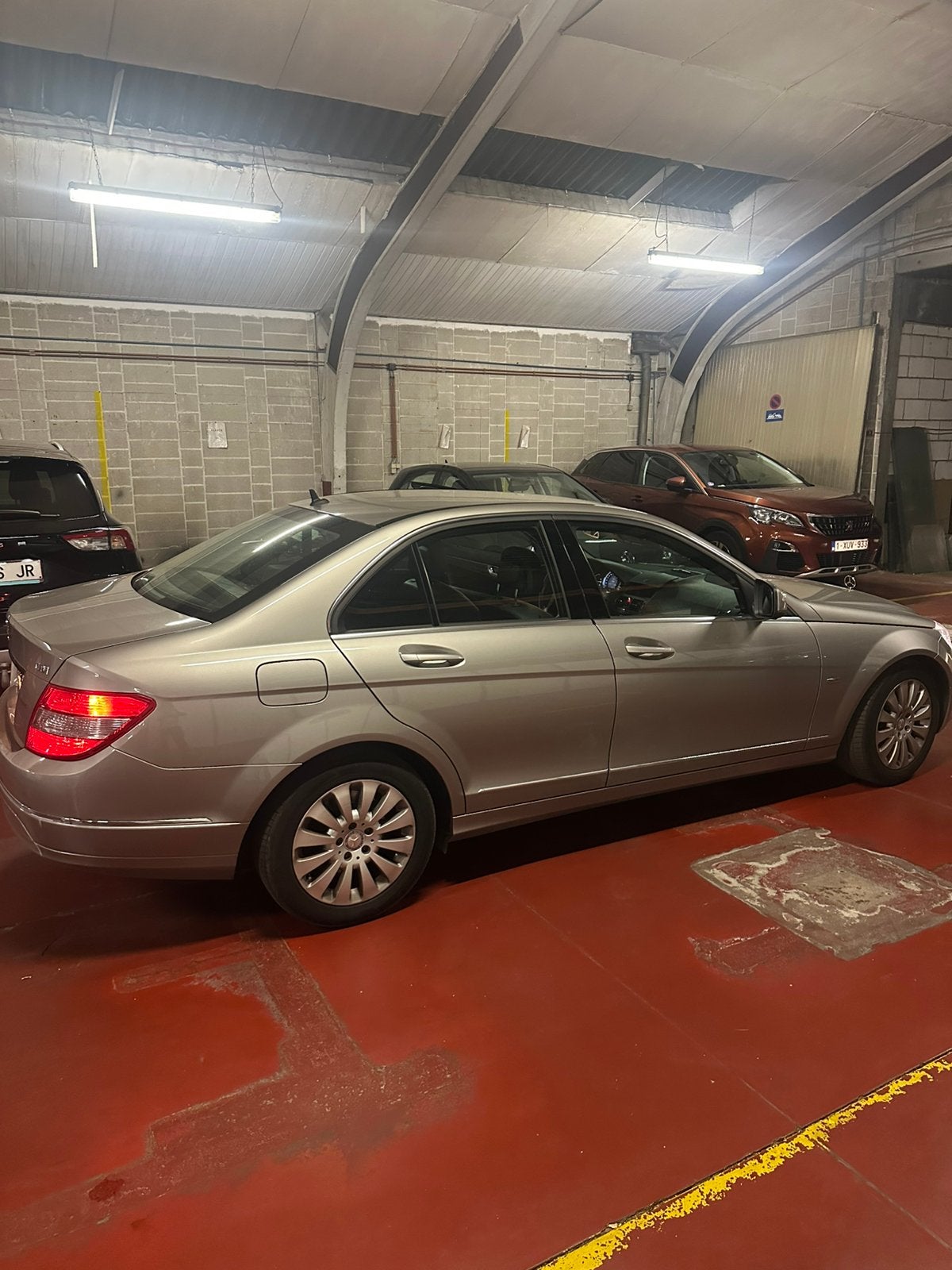 Mercedes Benz C220 Elegance 2008 en très bon état 90586km, Autos, Cuir, Achat, Attache-remorque, Entreprise