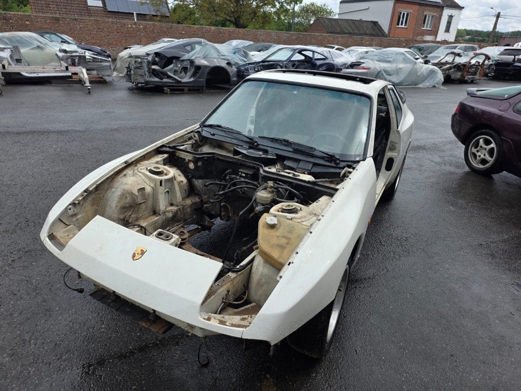 Porsche 944 — 1984 — overstroomd in 2021, Auto's, Oldtimers, 4 zetels, Overige bekleding, Wit, 120 kW
