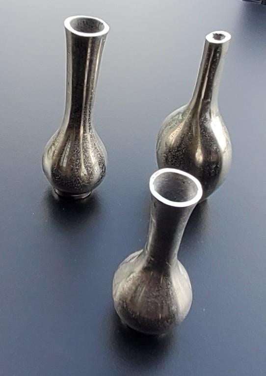3 decoratieve zilverkleurige metalen vaasjes, Ophalen, Zo goed als nieuw