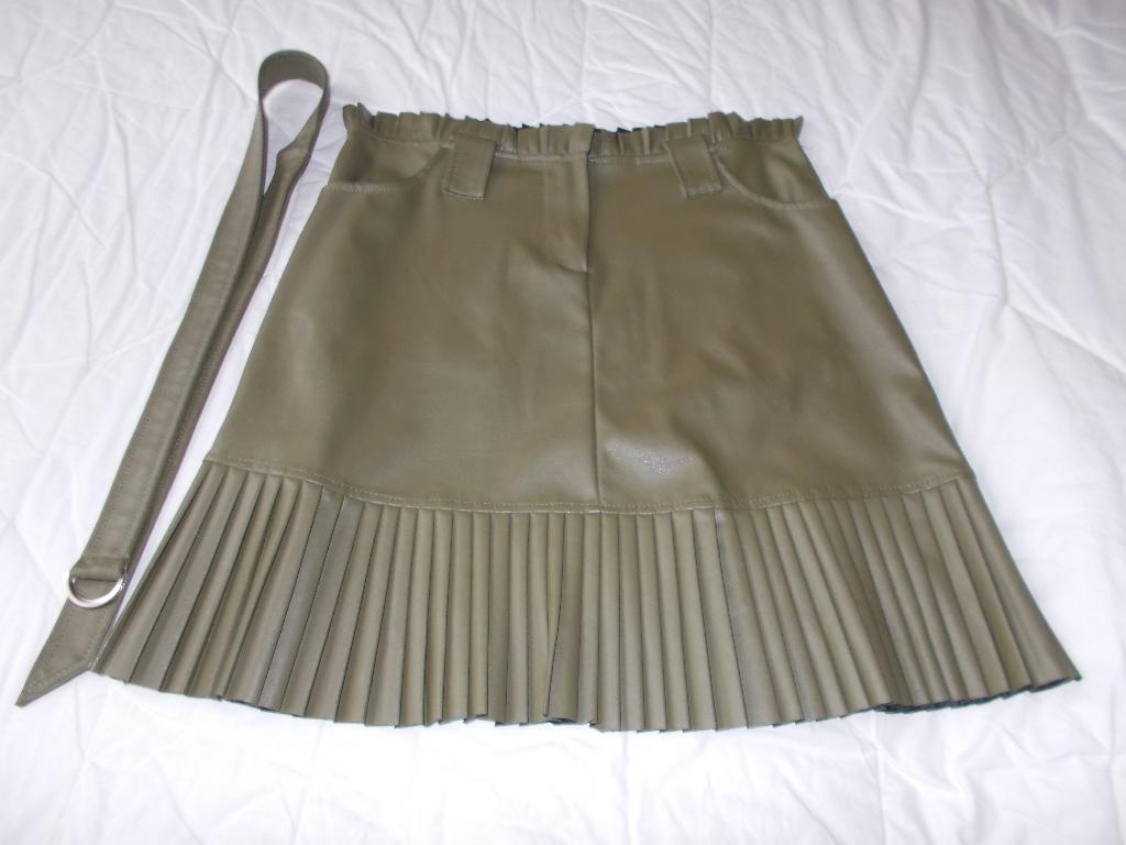 Jupe courte plissée en simili cuir "Fashion Clothes"., Overige kleuren, Boven de knie, Ophalen, Maat 38/40 (M)