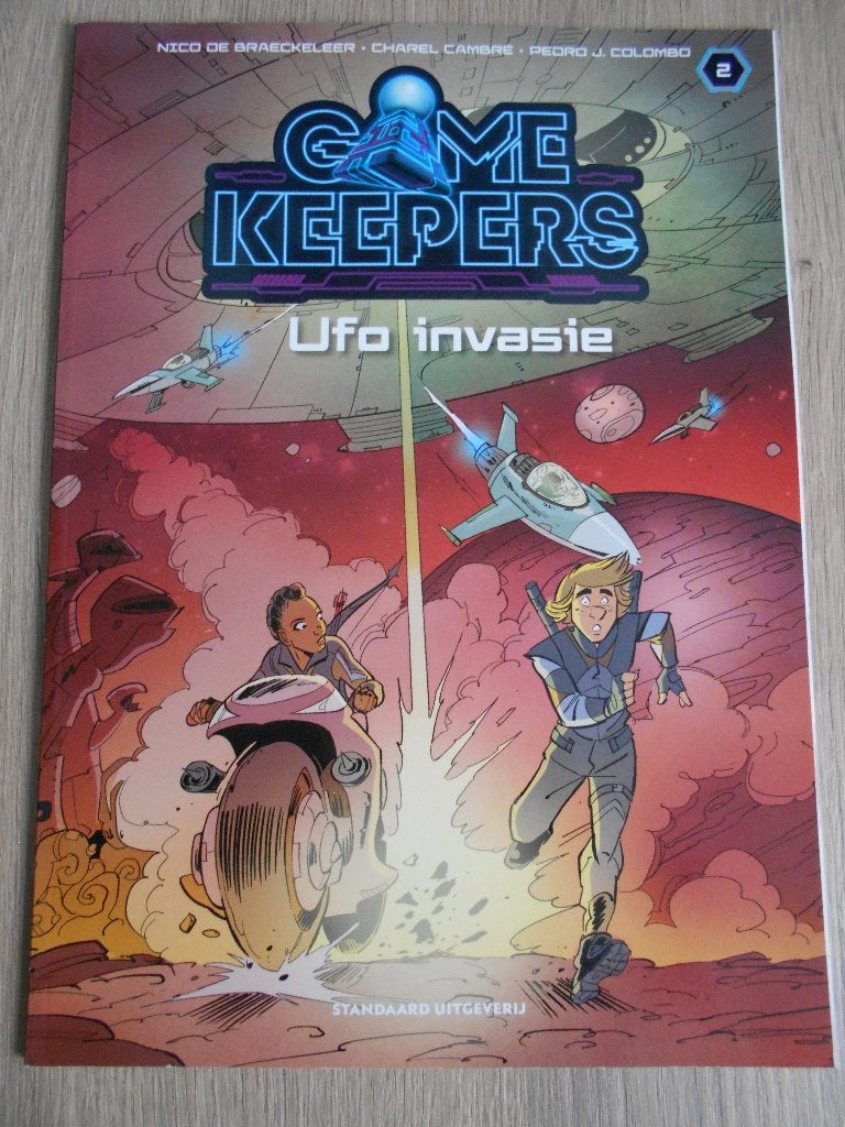 Gamekeepers nr 2 - Ufo invasie, Boeken, Ophalen, Nieuw