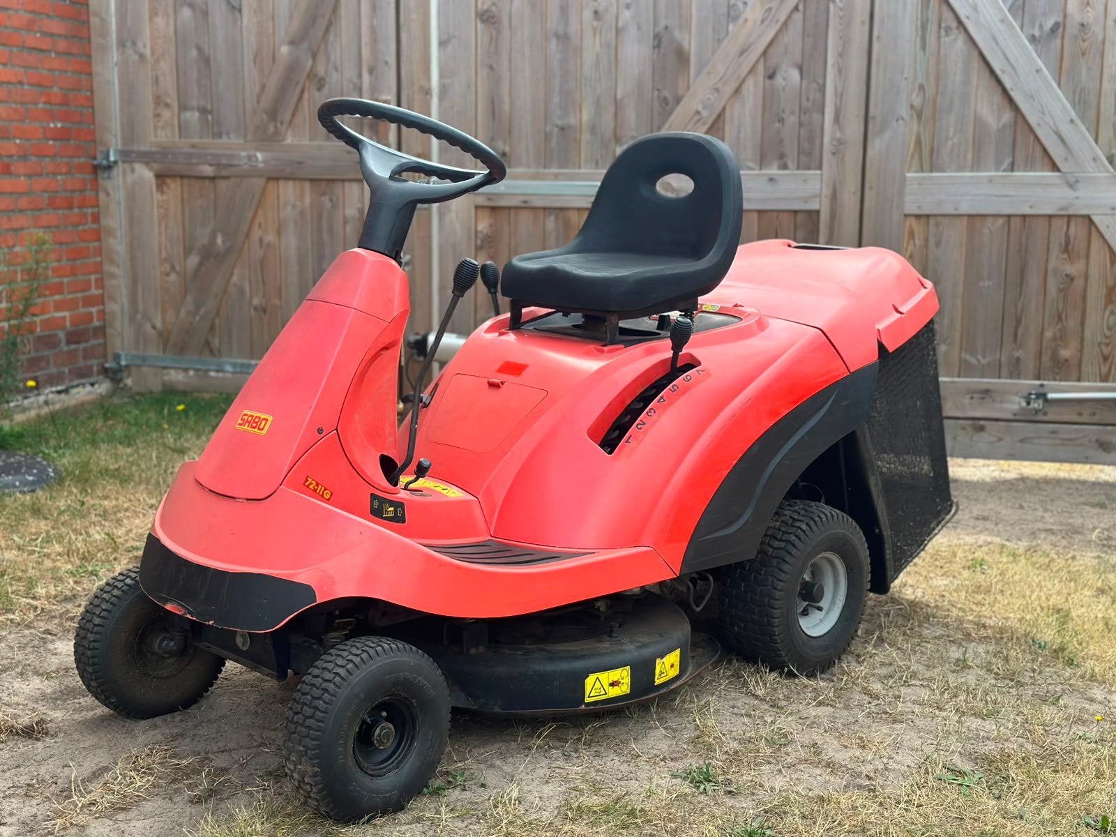 Zitmaaier Briggs & Stratton 11,5HP, Tuin en Terras, Ophalen, Zo goed als nieuw, Opvangbak