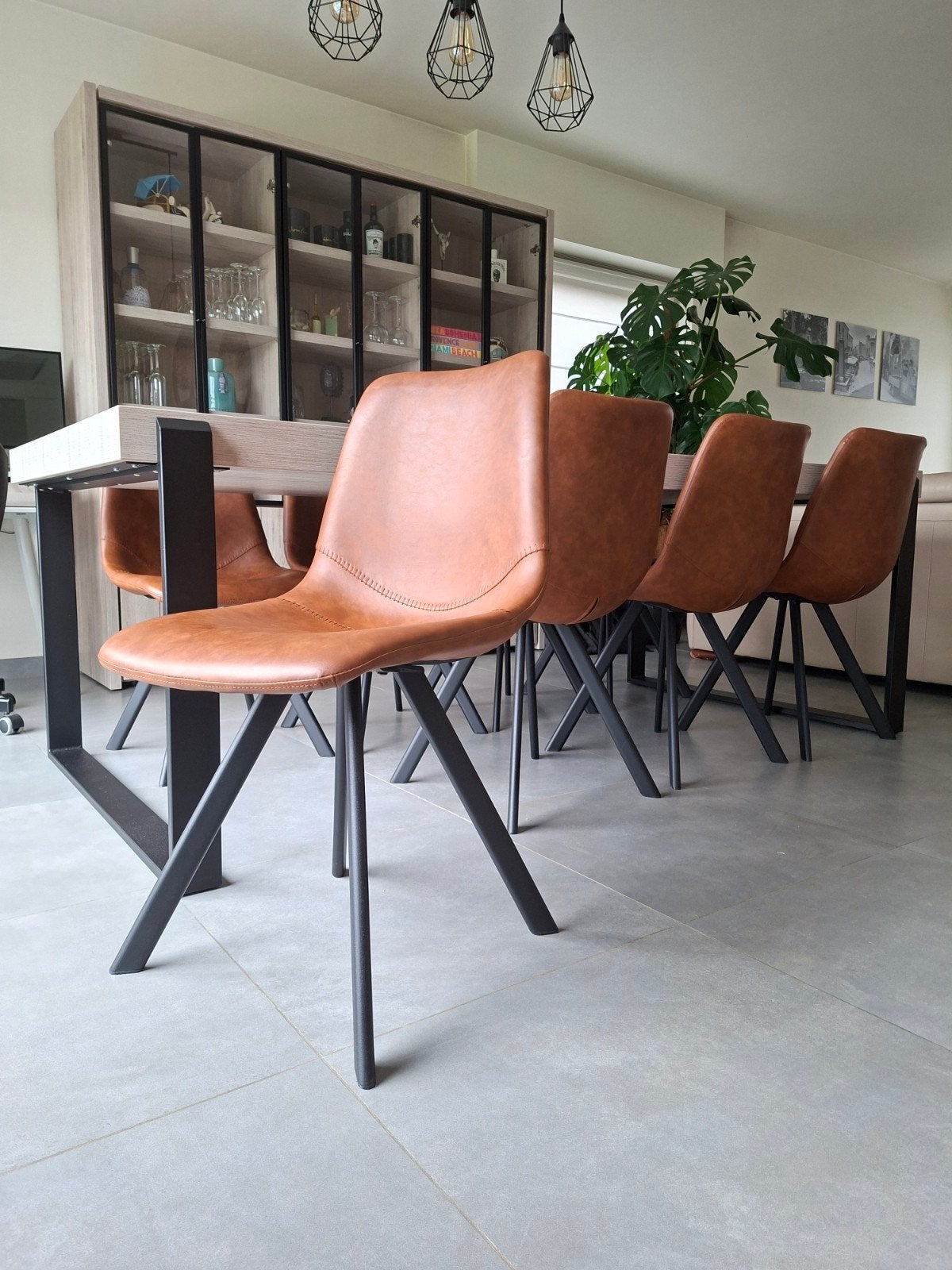 8 Moderne stoelen Cognac kleur, Enlèvement, Brun