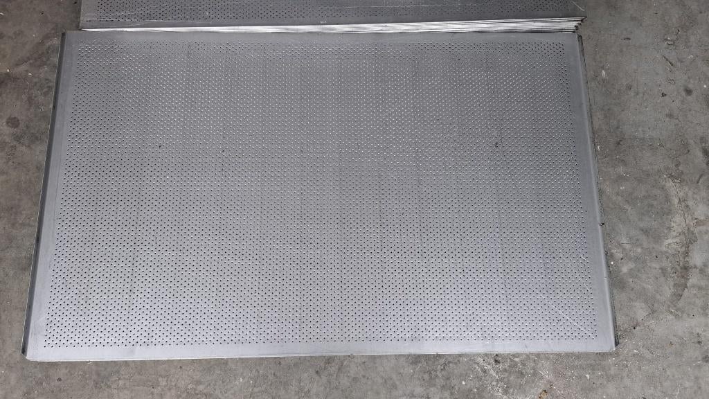 Promo! Nieuwe bakplaten 100x60cm geperforeerd, Hobby en Vrije tijd, Taarten en Cupcakes maken, Nieuw, Ophalen