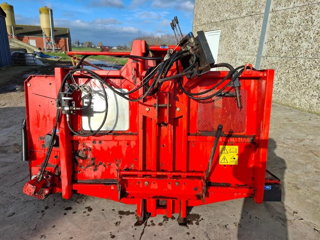 Voederbak, Kuhn, 2050, Ophalen