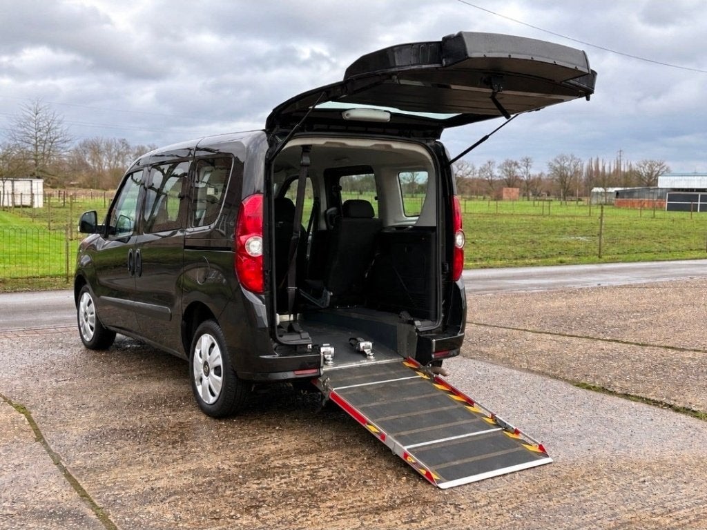 ️♿️Opel Combo 1.6D Rolstoel Invalide Mindervalide TPMR, Auto's, Monovolume, Euro 6, Bedrijf, Te koop