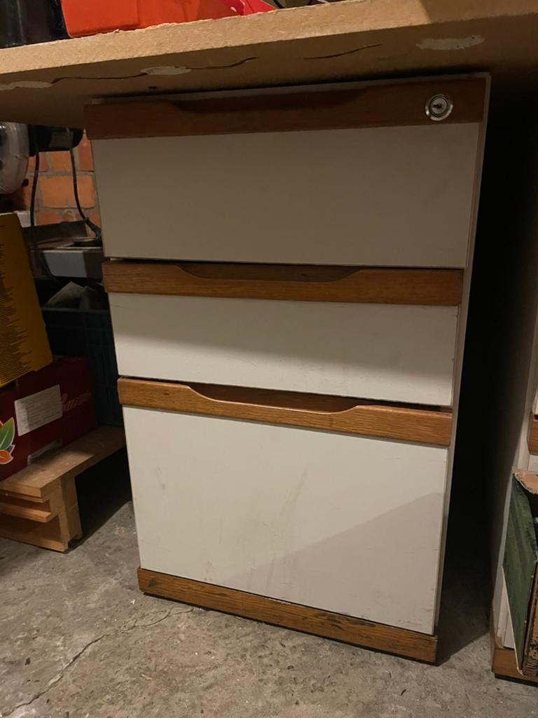 Jader kast onder bureau, Huis en Inrichting, Kasten | Roldeurkasten en Archiefkasten, Ophalen, Zo goed als nieuw