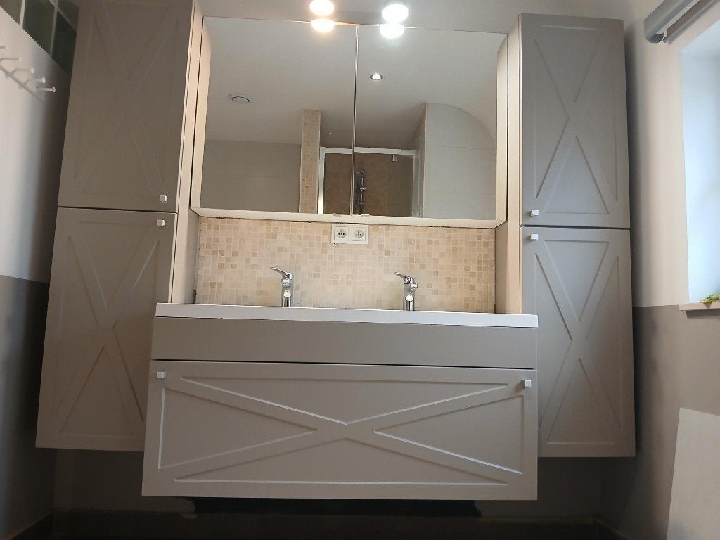 Meuble salle de bains avec eviers et miroir, 100 à 150 cm, Utilisé, Autres types, 50 à 75 cm